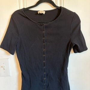 Sezane Black Ribbed Snap-Front Short Sleeve Top